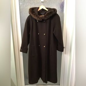 Ladies Winter Coat (10P, fits like 14-16)